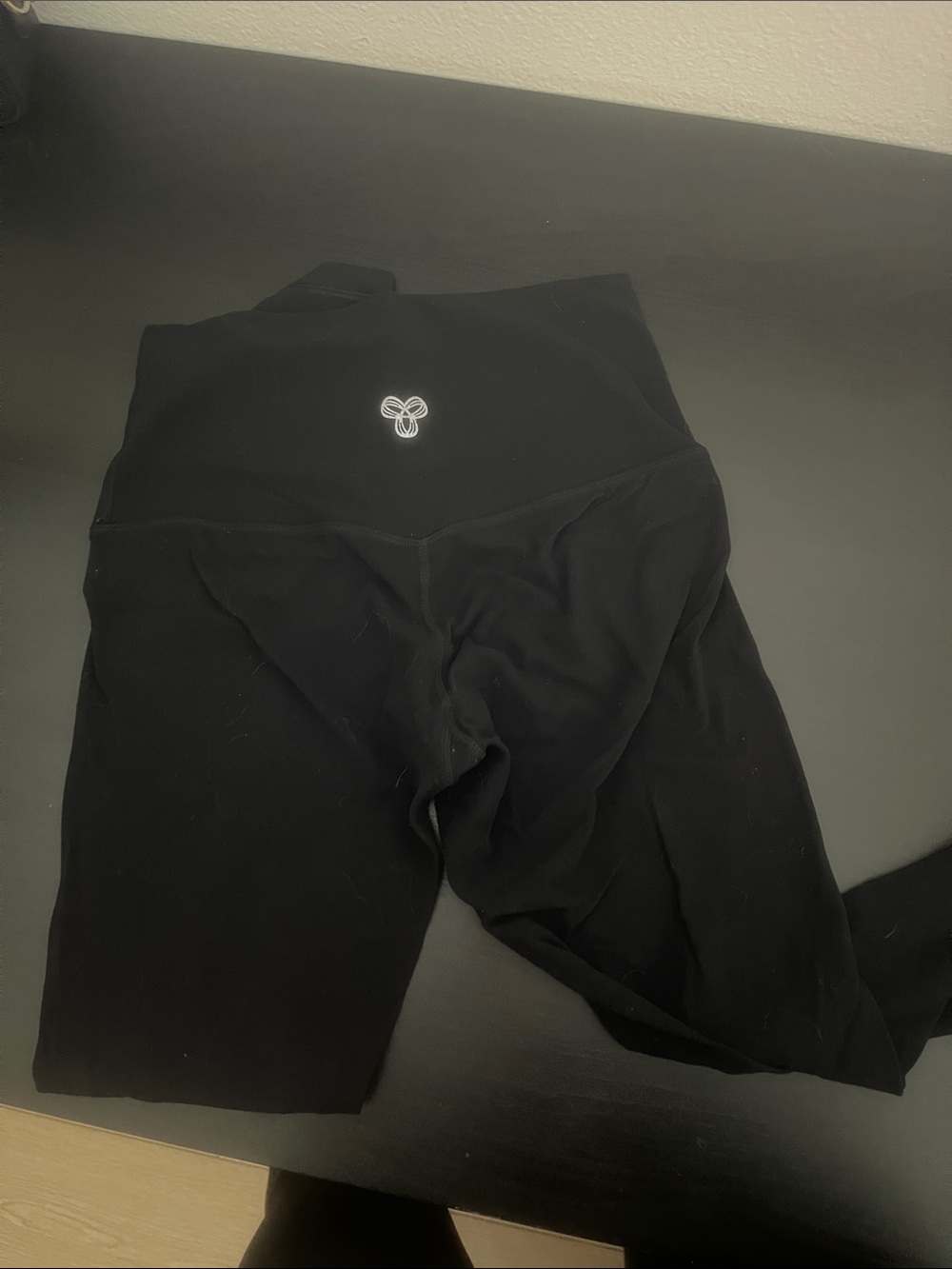 Aritzia Black High-Rise Active Leggings with Subtle Logo